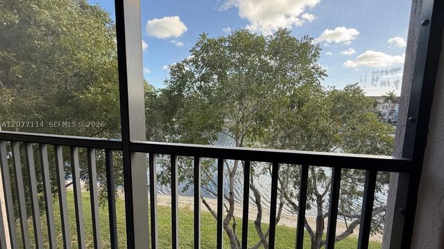2806 Veronia Dr 303, Palm Beach Gardens, FL 33410