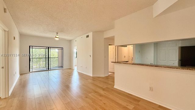 2806 Veronia Dr 303, Palm Beach Gardens, FL 33410