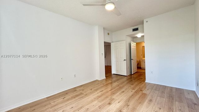 2806 Veronia Dr 303, Palm Beach Gardens, FL 33410