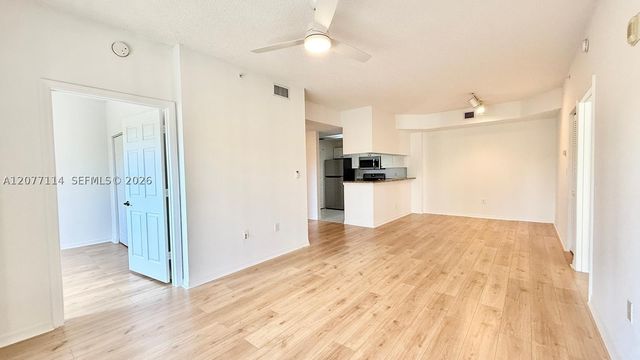 2806 Veronia Dr 303, Palm Beach Gardens, FL 33410