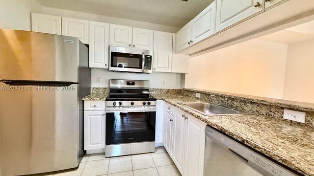 2806 Veronia Dr 303, Palm Beach Gardens, FL 33410