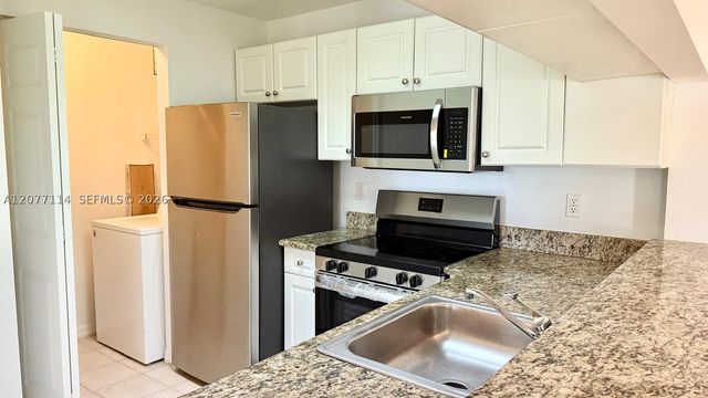 2806 Veronia Dr 303, Palm Beach Gardens, FL 33410