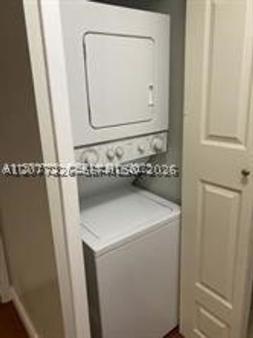 170 SE 14th St 2207, Miami, FL 33131