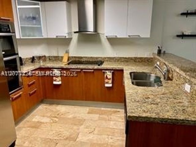 170 SE 14th St 2207, Miami, FL 33131