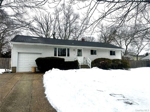 65 Rock Road, Islip Terrace, NY 11752