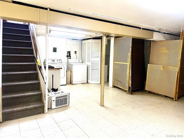 65 Rock Road, Islip Terrace, NY 11752