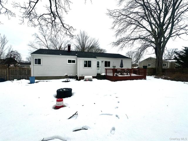 65 Rock Road, Islip Terrace, NY 11752