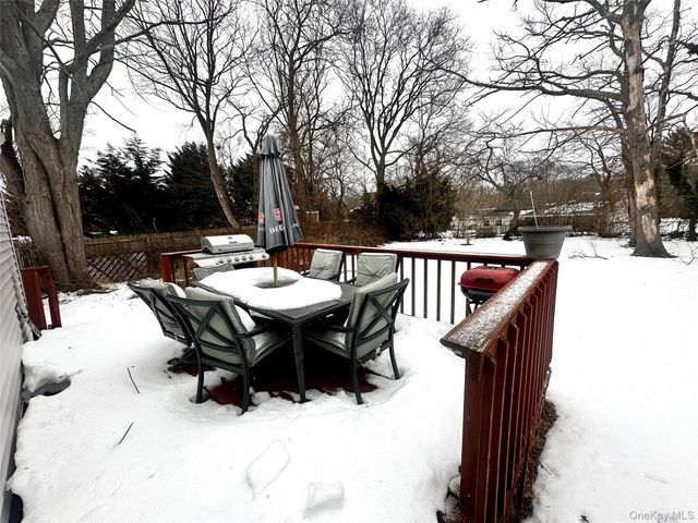 65 Rock Road, Islip Terrace, NY 11752