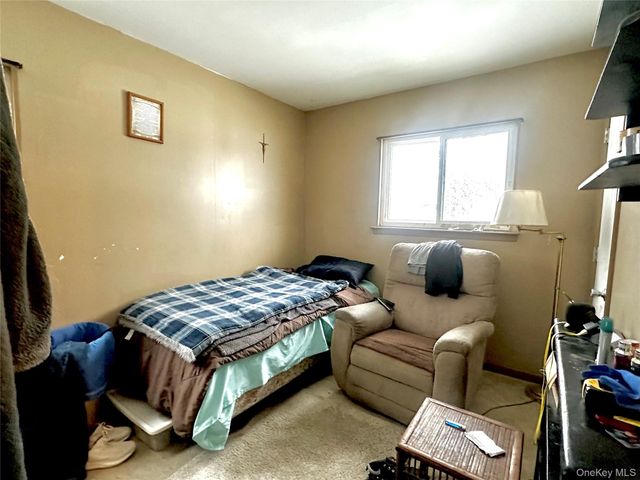 65 Rock Road, Islip Terrace, NY 11752