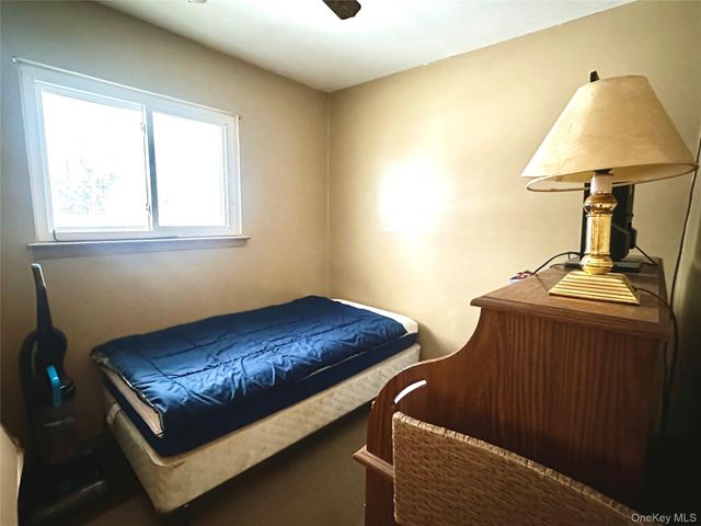 65 Rock Road, Islip Terrace, NY 11752