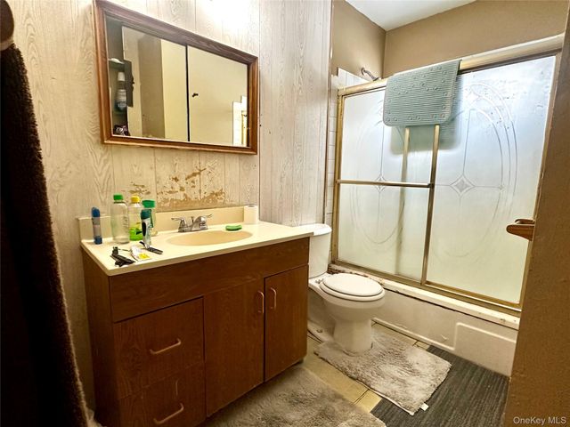 65 Rock Road, Islip Terrace, NY 11752