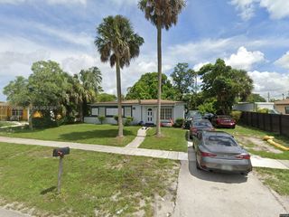 3380 NW 8th St, Lauderhill, FL 33311