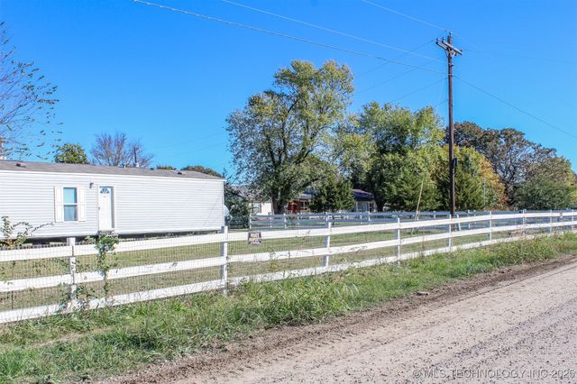 7224 W 303rd S, Porum, OK 74455