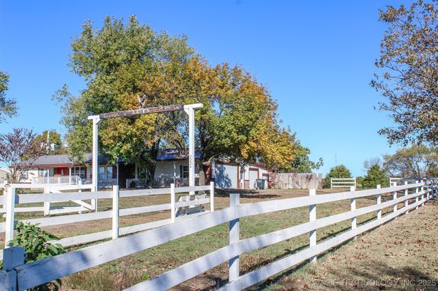 7224 W 303rd S, Porum, OK 74455