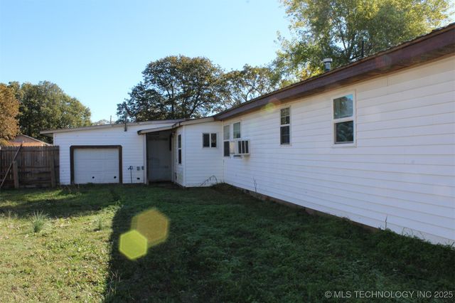 7224 W 303rd S, Porum, OK 74455