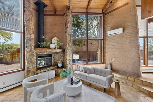 3232 Don Quixote, Albuquerque, NM 87104