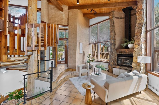 3232 Don Quixote, Albuquerque, NM 87104