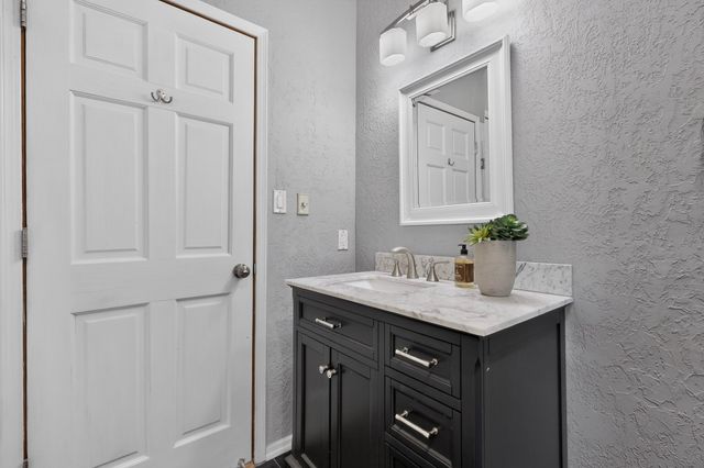 3232 Don Quixote, Albuquerque, NM 87104