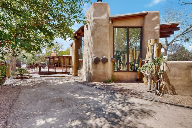 3232 Don Quixote, Albuquerque, NM 87104