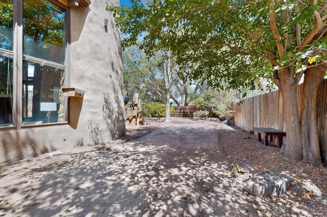 3232 Don Quixote, Albuquerque, NM 87104