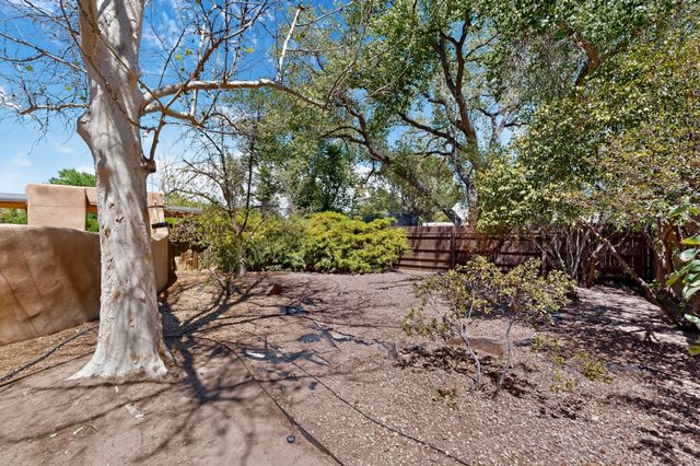 3232 Don Quixote, Albuquerque, NM 87104