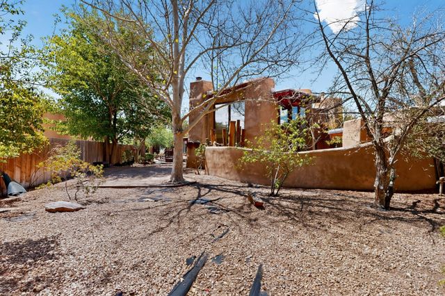3232 Don Quixote, Albuquerque, NM 87104
