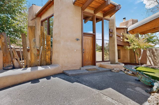 3232 Don Quixote, Albuquerque, NM 87104