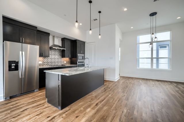 13325 Bee Street 406, Farmers Branch, TX 75234