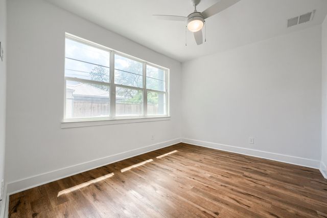 13325 Bee Street 406, Farmers Branch, TX 75234