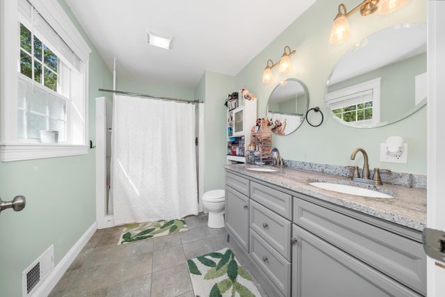 130 Concord Road, Lee, NH 03861