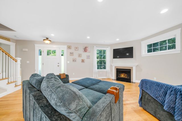 130 Concord Road, Lee, NH 03861