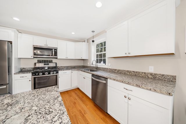 130 Concord Road, Lee, NH 03861