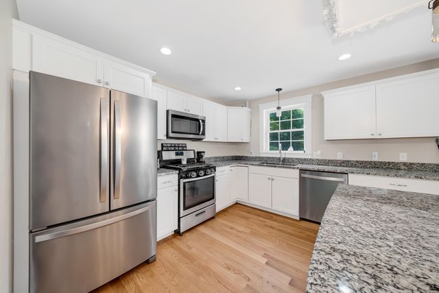 130 Concord Road, Lee, NH 03861