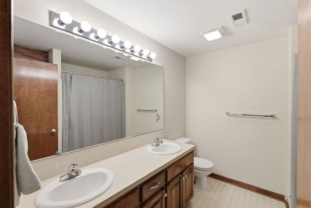 12740 E Bradford Circle, Wichita, KS 67206