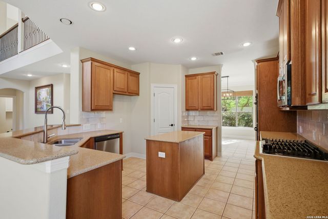 522 Heather Ridge, San Antonio, TX 78260
