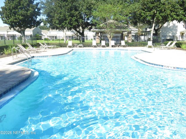 6412 AUTUMN BERRY Circle, Jacksonville, FL 32258