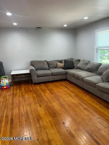 176 Whalepond Road, Oakhurst, NJ 07755