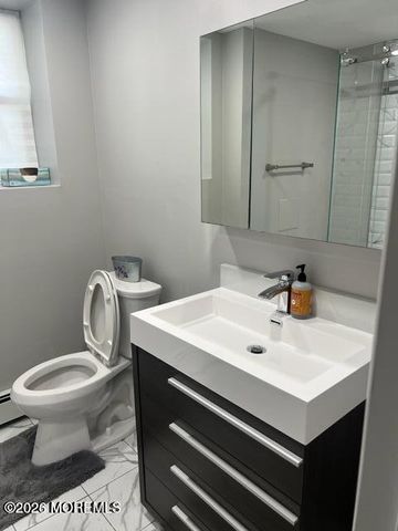 176 Whalepond Road, Oakhurst, NJ 07755