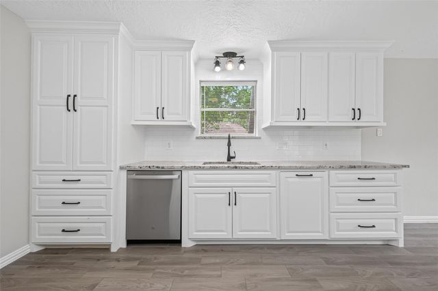 2934 Park Garden Drive, Houston, TX 77339