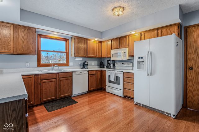 3316 Cox Lane, Columbus, IN 47203