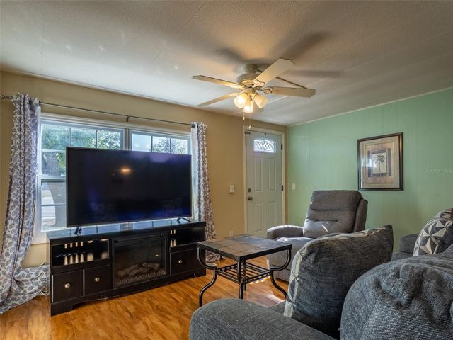 401 DENICE DRIVE 401, Seminole, FL 33772