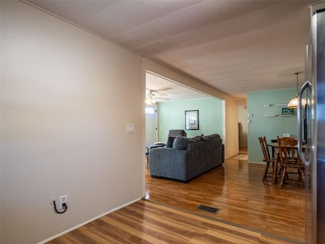 401 DENICE DRIVE 401, Seminole, FL 33772