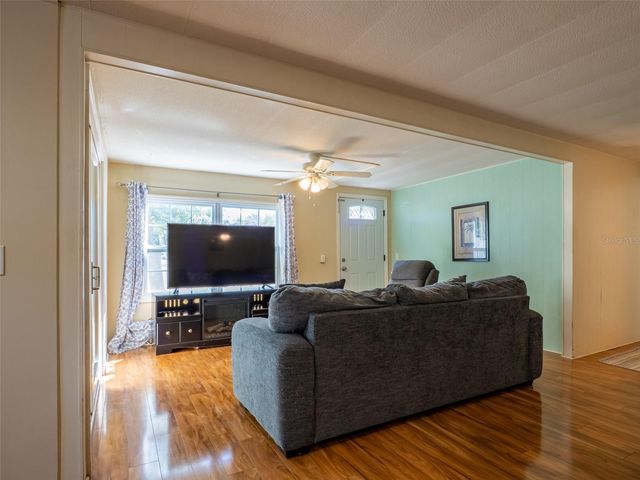 401 DENICE DRIVE 401, Seminole, FL 33772