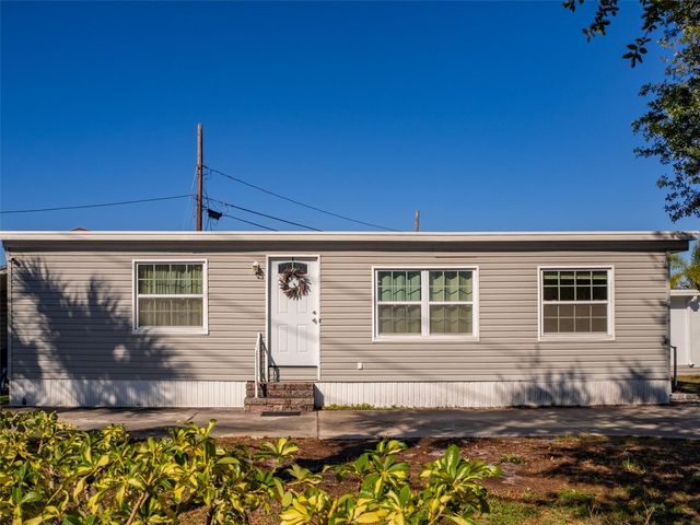 401 DENICE DRIVE 401, Seminole, FL 33772