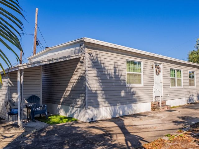 401 DENICE DRIVE 401, Seminole, FL 33772