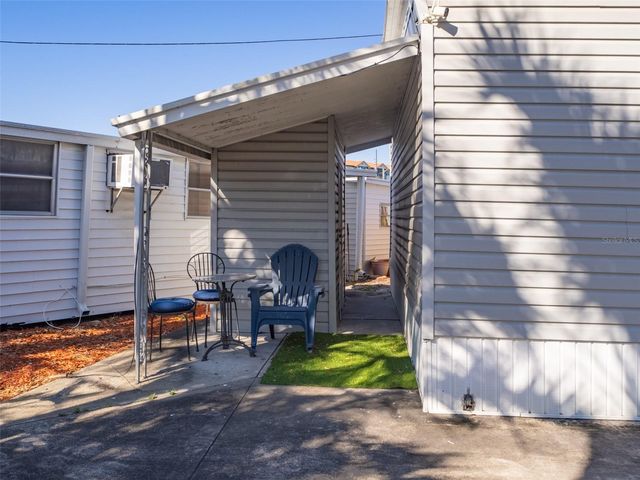 401 DENICE DRIVE 401, Seminole, FL 33772