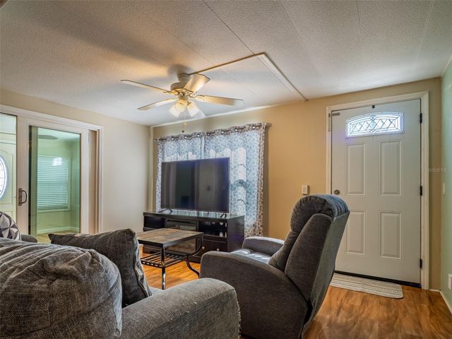401 DENICE DRIVE 401, Seminole, FL 33772