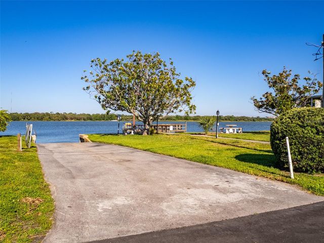 401 DENICE DRIVE 401, Seminole, FL 33772