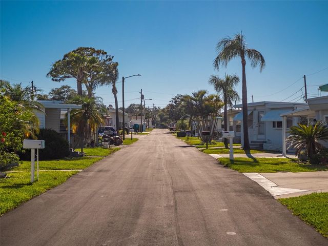 401 DENICE DRIVE 401, Seminole, FL 33772