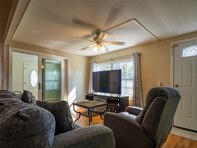 401 DENICE DRIVE 401, Seminole, FL 33772